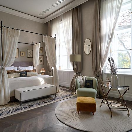 Botaniq Castle Of Tura - Small Luxury Hotels Of The World Luaran gambar