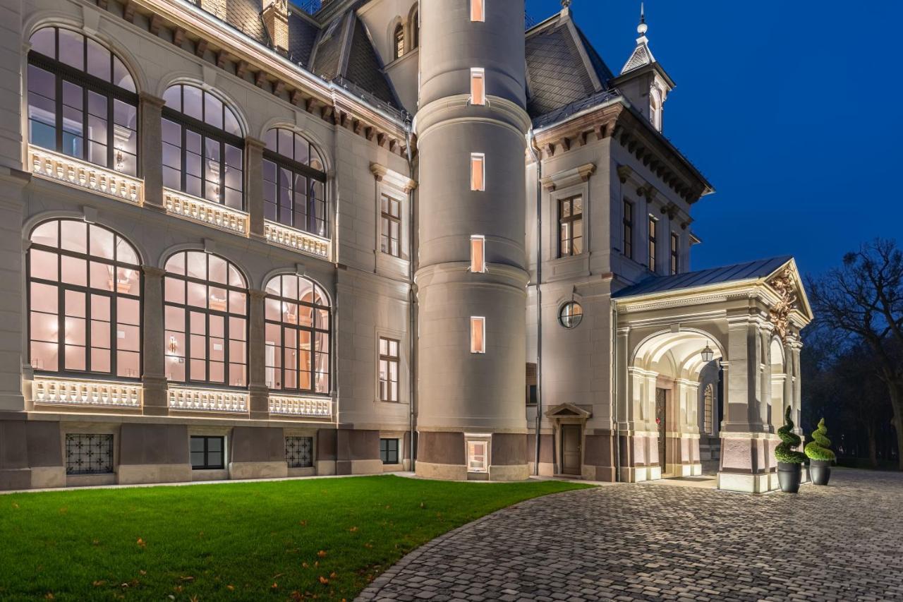 Botaniq Castle Of Tura - Small Luxury Hotels Of The World Luaran gambar