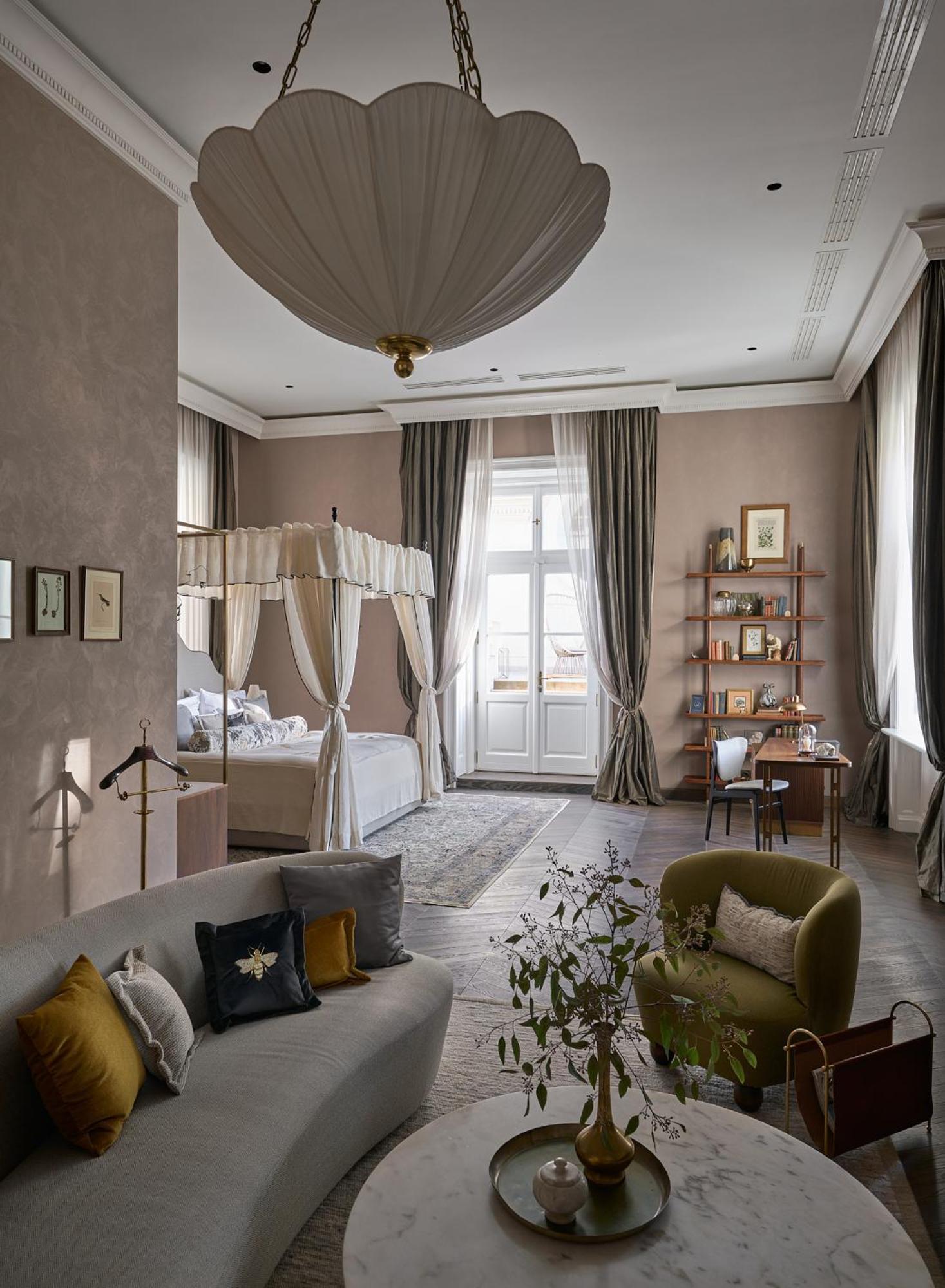 Botaniq Castle Of Tura - Small Luxury Hotels Of The World Luaran gambar
